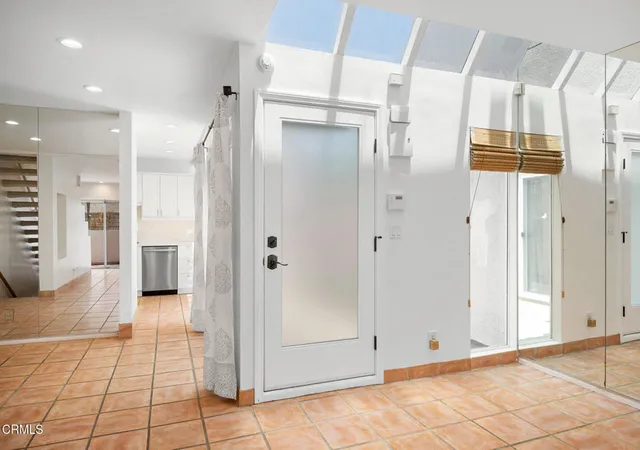 3rd image of 400 Monterey Rd #16, Glendale, CA 91206 | MLS# P1-27889