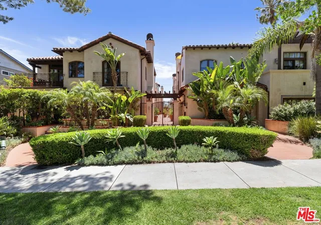 Photo 1 of Condo for sale at 908 17th Street #4, Santa Monica, CA 90403 | MLS# 26840177 | Listing updated on 2026-10-09