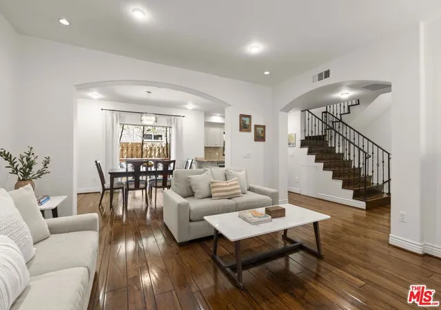 Photo 2 of Condo for sale at 908 17th Street #4, Santa Monica, CA 90403 | MLS# 26840177 | Listing updated on 2026-10-09