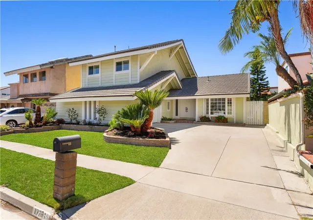 3rd image of 13791 Solitaire, Irvine, CA 92620 | MLS# OC26147059