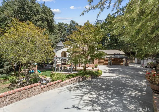 Photo 3 of Single family home for sale at 13515 Oak Mountain, Yucaipa, CA 92399 | MLS# IV26145190 | Listing updated on 2026-09-27
