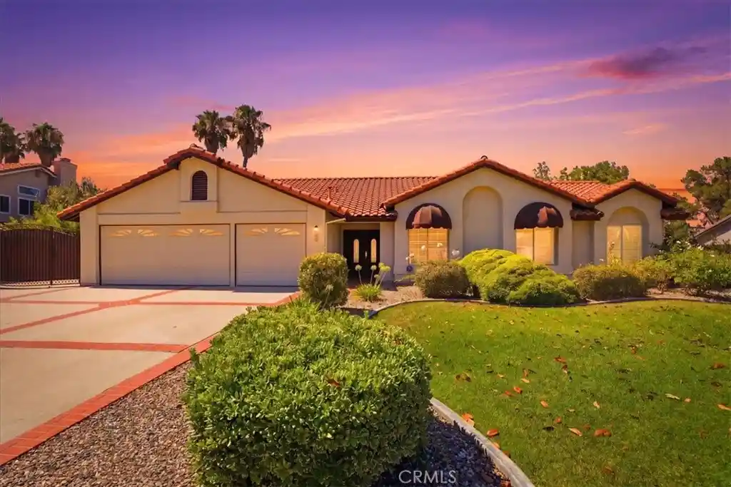 Single family home for sale at 165 Cottonwood Ave, Riverside, CA 92506 | MLS# IV26126503