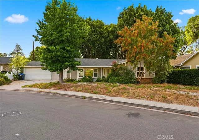 2nd image of 5345 Don Pio Dr, Woodland Hills, CA 91364 | MLS# SR26147564