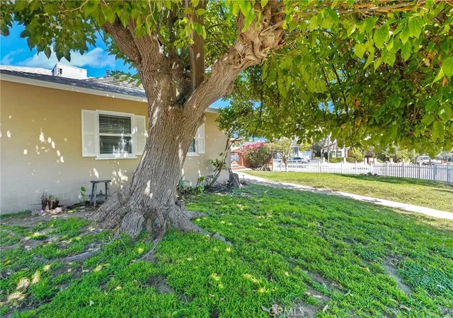 Photo 2 of Sale Pending at 2800 Jolley Dr, Burbank, CA 91504 | MLS# SR26147583 | Listing updated on 2026-10-05