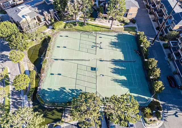 Listing Photo 5 - Condo for sale in building located at 8561 Mdw Brk, Garden Grove, CA 92844 - Unit #205