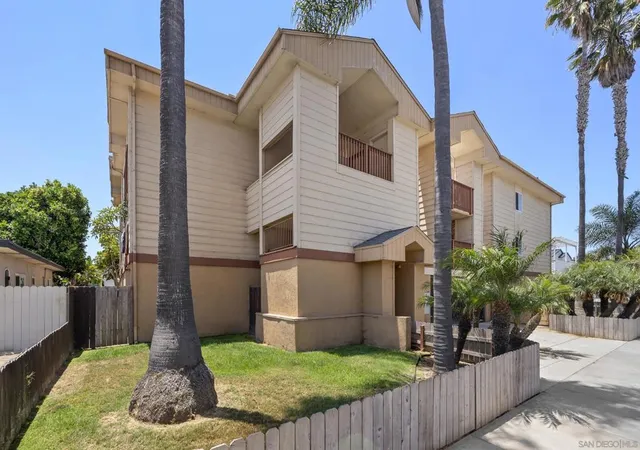 Homes for sale in Imperial Beach, CA | 263 Dahlia Ave, Imperial Beach, CA 91932