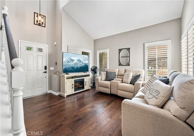 Photo 4 of Single family home for sale at 28222 Cascade, Castaic, CA 91384 | MLS# PW26146678 | Listing updated on 2026-09-29
