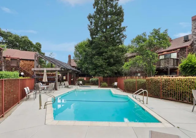 Homes for sale in Gilroy, CA | 1555 Hecker Pass Road, Gilroy, CA 95020 | Houzeo