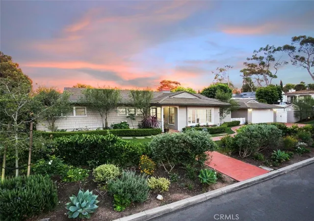 Photo 1 of Sale Pending at 300 Via Alcance, Palos Verdes Estates, CA 90274 | MLS# PV26146472 | Listing updated on 2026-10-01
