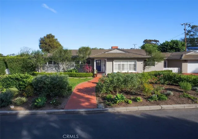 Photo 2 of Sale Pending at 300 Via Alcance, Palos Verdes Estates, CA 90274 | MLS# PV26146472 | Listing updated on 2026-10-01