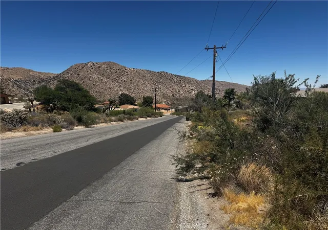 7th image of 54025 Ridge, Yucca Valley, CA 92284 | MLS# JT26147687
