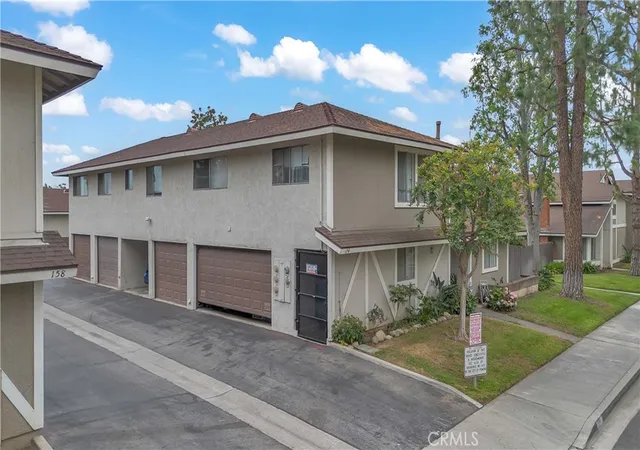 Photo 1 of Sale Pending at 174 West Grv St #4, Pomona, CA 91767 | MLS# DW26111148 | Listing updated on 2026-10-07
