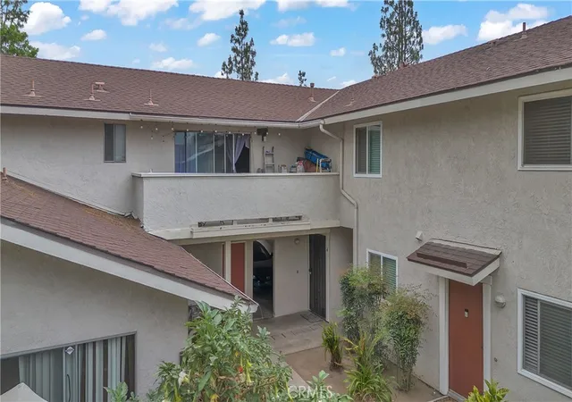 Photo 3 of Sale Pending at 174 West Grv St #4, Pomona, CA 91767 | MLS# DW26111148 | Listing updated on 2026-10-07