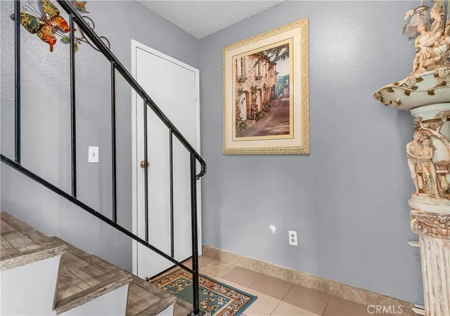 Listing Photo 5 - Condo for sale in building located at 174 W Grv St, Pomona, CA 91767 - Unit #4