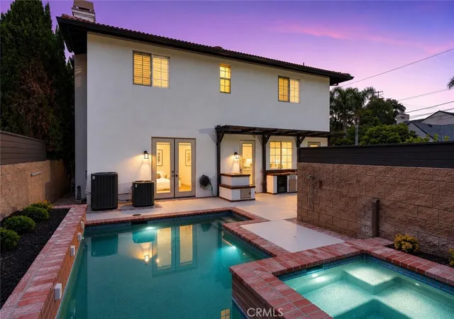 Photo 3 of Single family home for sale at 267 Mesa Dr, Costa Mesa, CA 92627 | MLS# OC26146580 | Listing updated on 2026-10-04