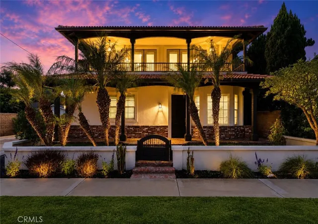 Photo 3 of Single family home for sale at 267 Mesa Dr, Costa Mesa, CA 92627 | MLS# OC26146580 | Listing updated on 2026-10-04