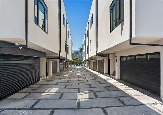 Photo 2 of Single family home for sale at 6511 N Contour, North Hollywood, CA 91606 | MLS# SR26147264 | Listing updated on 2026-09-21