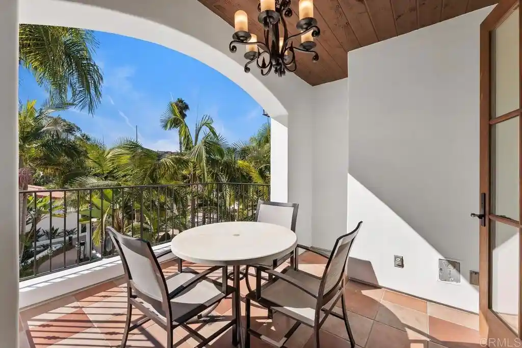 Listing Photo 1 - Condo for sale in 7323 Estrella De Mar Rd located at 7323 Estrella De Mar Rd, Carlsbad, CA 92009 - Unit #37