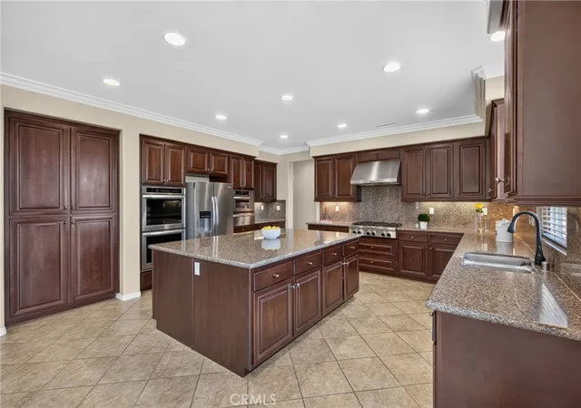 Photo 3 of Sale Pending at 29034 Shorecliff Cir, Menifee, CA 92585 | MLS# IG26145645 | Listing updated on 2026-10-02