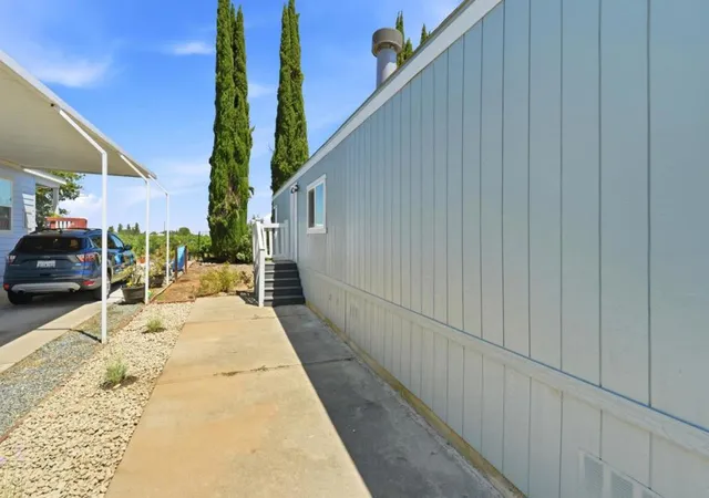 Photo 3 of Manufactured home for sale at 19690 N Highway 99 #32, Acampo, CA 95220 | MLS# ML82053363 | Listing updated on 2026-07-07