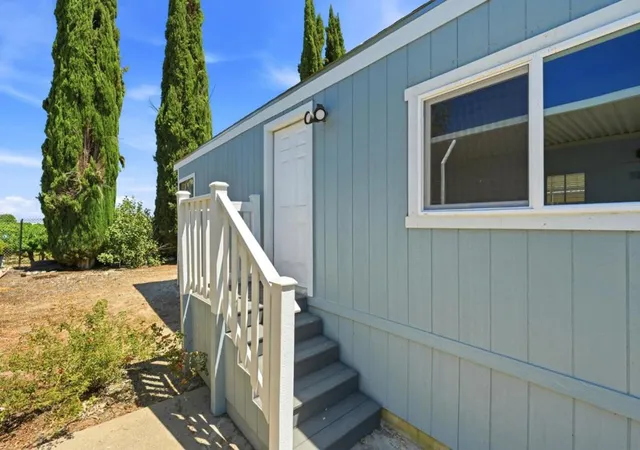 Photo 3 of Manufactured home for sale at 19690 N Highway 99 #32, Acampo, CA 95220 | MLS# ML82053363 | Listing updated on 2026-07-07
