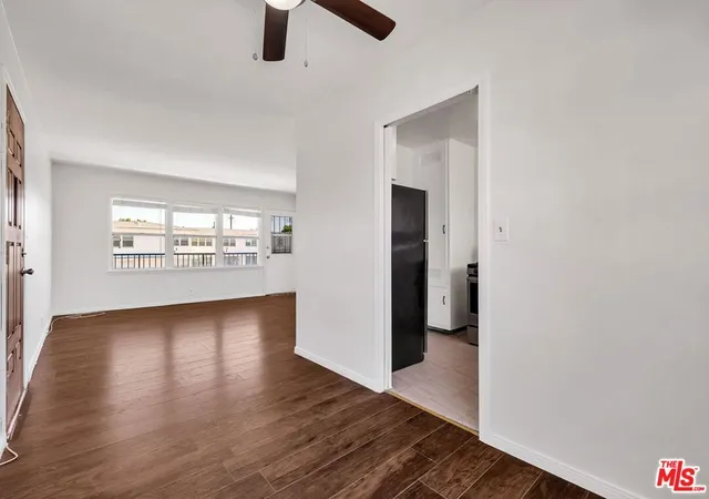 Listing Photo 1 - Condo for sale in building located at 3311 W 3/4 77th St, Los Angeles, CA 90043 - Unit #