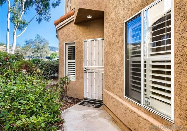 3rd image of 13801 Pinkard Wy, El Cajon, CA 92021