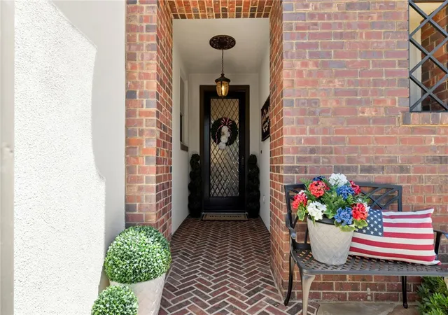 Photo 3 of Single family home for sale at 10 Jenny, Ladera Ranch, CA 92694 | MLS# OC26143170 | Listing updated on 2026-10-04