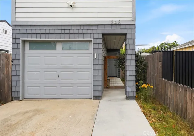 Photo 3 of Single family home for sale at 243 E Home, Long Beach, CA 90805 | MLS# SB26146876 | Listing updated on 2026-09-27