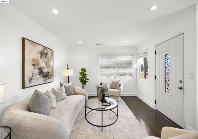 Photo 4 of Single family home for sale at 2909 21st, San Pablo, CA 94806 | MLS# 41140746 | Listing updated on 2026-09-28