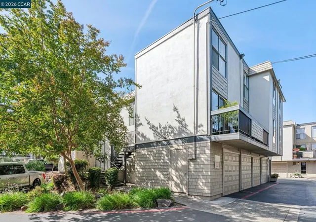 Photo 2 of Sale Pending at 2035 Sierra Rd #4, Concord, CA 94518 | MLS# 41140747 | Listing updated on 2026-10-03