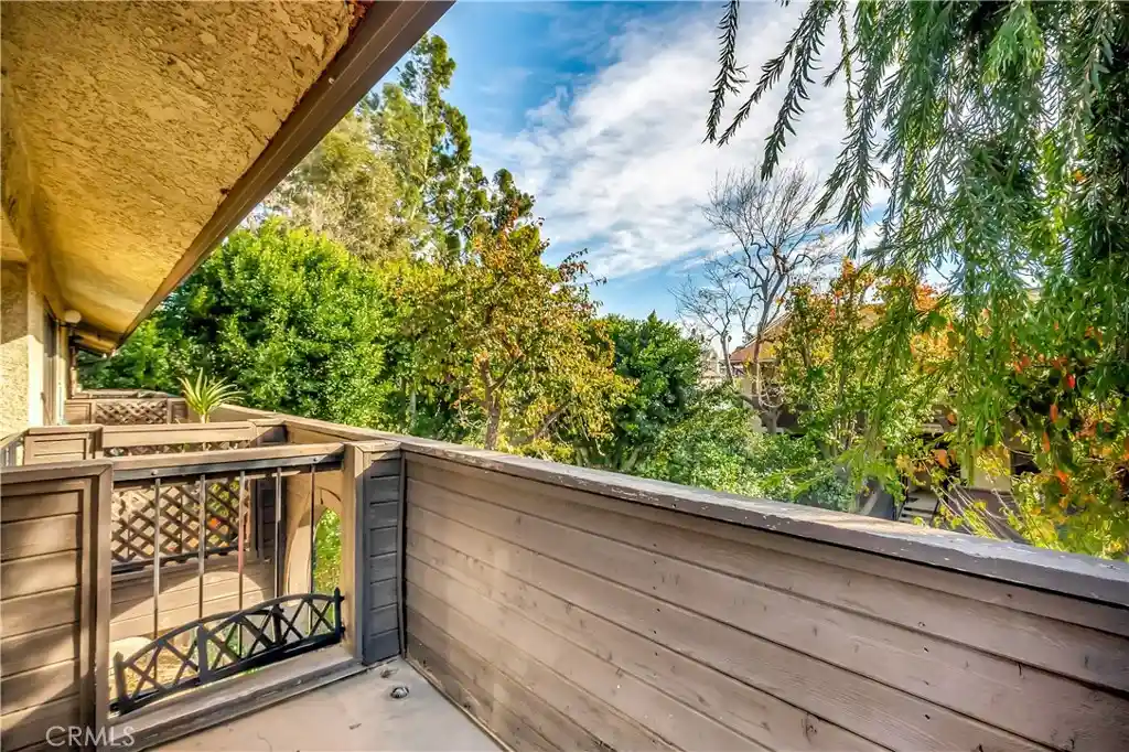 Condo for sale at 7308 Corbin Ave #G, Reseda, CA 91335 | MLS# SR26147846