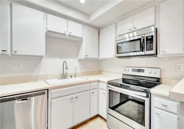 Photo 4 of Condo for sale at 7308 Corbin Ave #G, Reseda, CA 91335 | MLS# SR26147846 | Listing updated on 2026-09-06