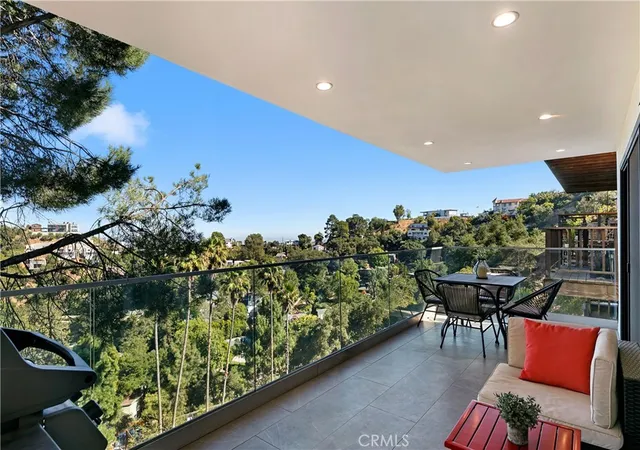 Photo 1 of Single family home for sale at 8960 Crescent Dr, Los Angeles, CA 90046 | MLS# SR26147812 | Listing updated on 2026-09-14