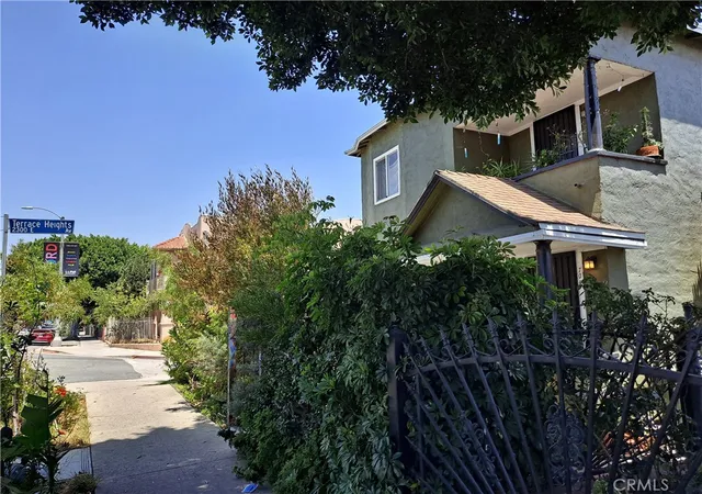 23rd image of 702 S Soto, Los Angeles, CA 90023 | MLS# SR26148044