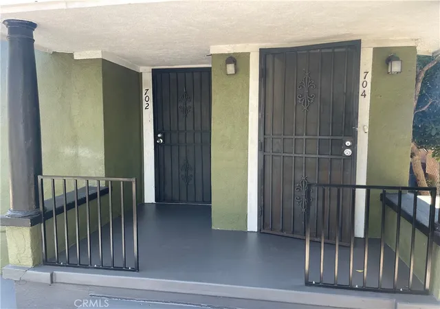 3rd image of 702 S Soto, Los Angeles, CA 90023 | MLS# SR26148044