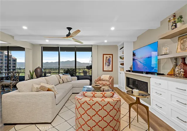 Listing Photo 1 - Condo for sale in building located at 24055 Paseo Del Lago, Laguna Woods, CA 92637 - Unit #1062