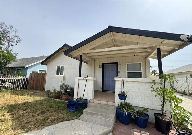 Photo 2 of Sale Pending at 412 Beech, Bakersfield, CA 93304 | MLS# SR26146932 | Listing updated on 2026-09-01
