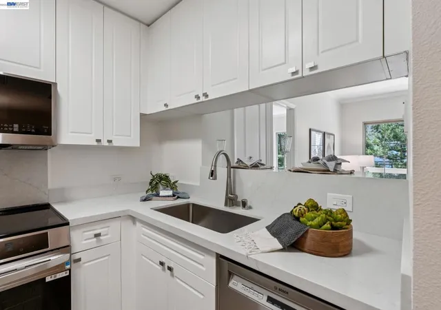 Photo 3 of Condo for sale at 1315 Alma Ave #211, Walnut Creek, CA 94596 | MLS# 41140758 | Listing updated on 2026-09-03