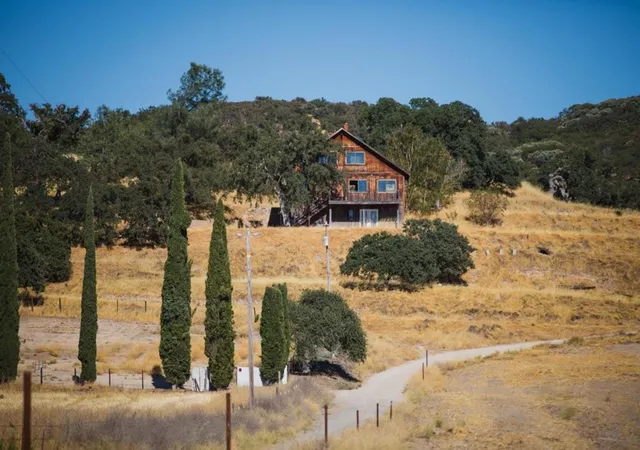 2nd image of 50325 Paulsen Rd, Lockwood, CA 93932 | MLS# ML82053419