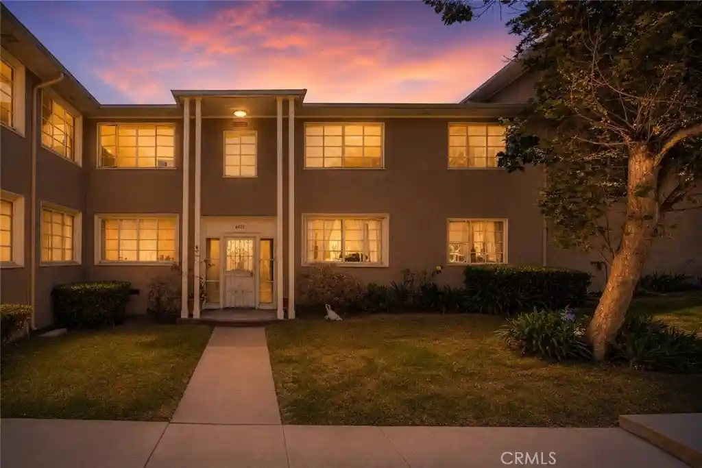Listing Photo 2 - Condo for sale in 4072 Hillcrest Dr located at 4072 Hillcrest Dr, Los Angeles, CA 90008 - Unit 4072 Hillcrest Dr