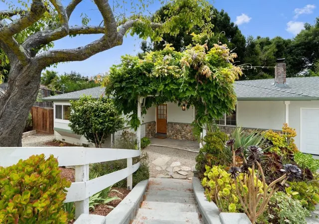 Photo 3 of Single family home for sale at 112 Siesta Ct, Aptos, CA 95003 | MLS# ML82053427 | Listing updated on 2026-10-02