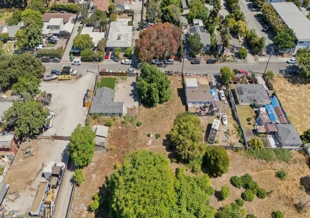 3rd image of 990 Garden St, East Palo Alto, CA 94303 | MLS# ML82053365