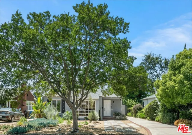 Photo 2 of Single family home for sale at 14348 Collins St, Van Nuys, CA 91401 | MLS# 26848669 | Listing updated on 2026-10-01