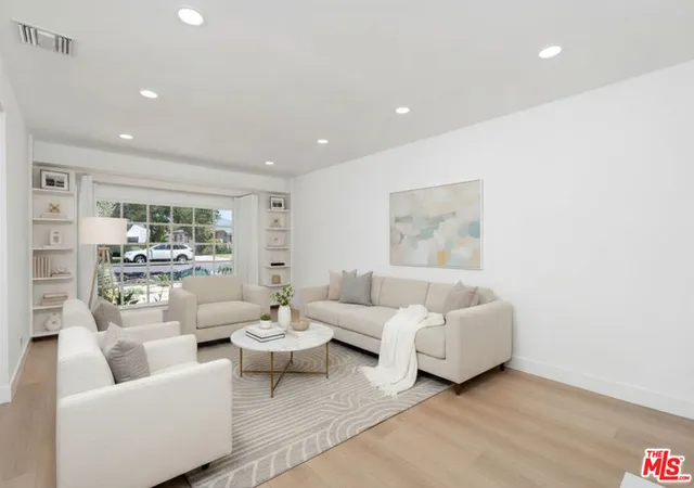 Photo 4 of Single family home for sale at 14348 Collins St, Van Nuys, CA 91401 | MLS# 26848669 | Listing updated on 2026-10-01