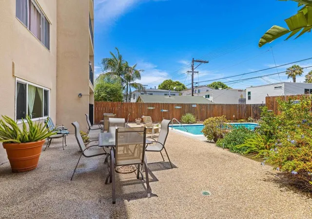 2nd image of 1830 Thomas Ave, San Diego, CA 92109