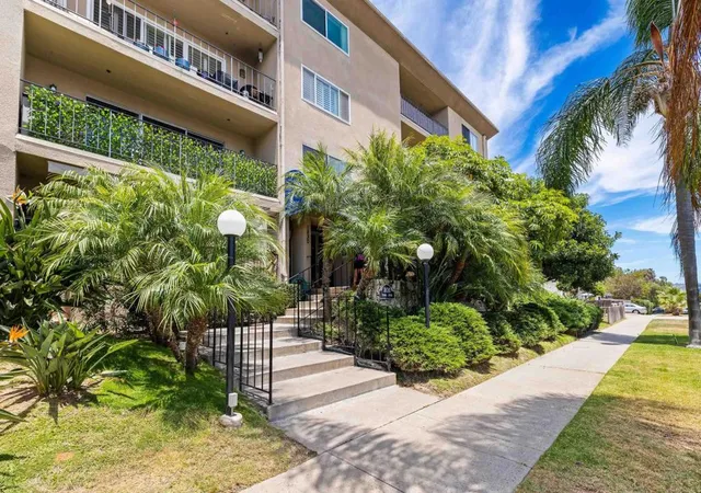 Photo 3 of Condo for sale at 1830 Thomas Ave #2F, San Diego, CA 92109 | MLS# NDP2606491 | Listing updated on 2026-10-05