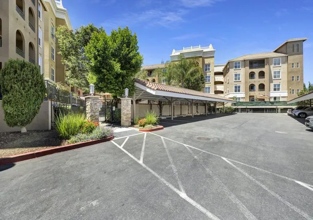 2nd image of 1445 Fruitdale Ave #321, San Jose, CA 95128 | MLS# ML82053442