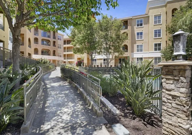 3rd image of 1445 Fruitdale Ave #321, San Jose, CA 95128 | MLS# ML82053442