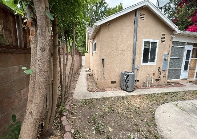 Photo 2 of Single family home for sale at 7106 Jellico Ave, Van Nuys, CA 91406 | MLS# IV26148297 | Listing updated on 2026-09-28